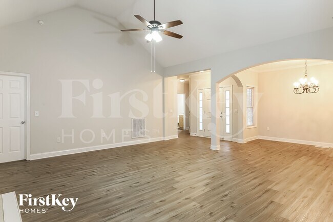 Foto del edificio - 2215 Charles Towne Ct