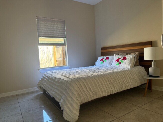 Foto del edificio - 6762 Tenaza Dr