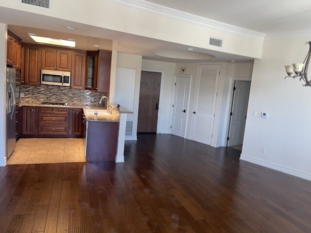 Foto del edificio - 4440 Vantage Ave