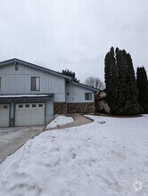 Building Photo - 177-179 Crestview Dr