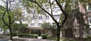 Primary Photo - 452 W Oakdale Ave