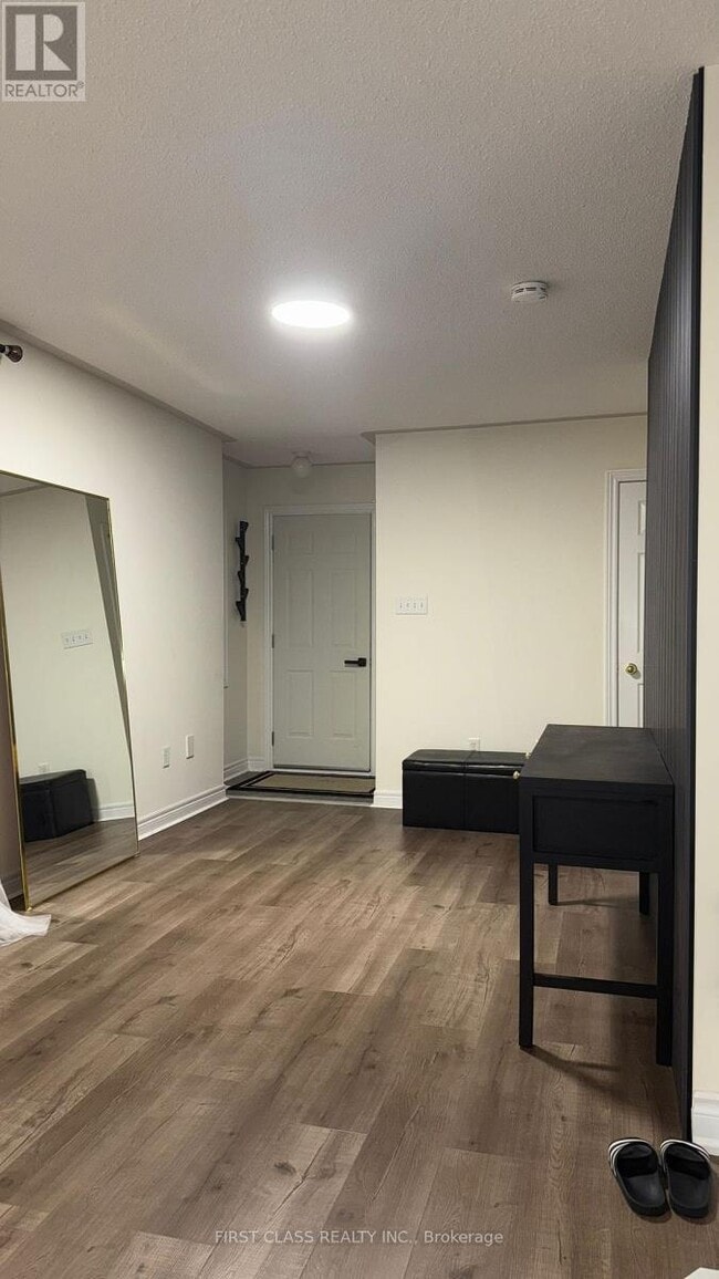 Photo du bâtiment - 2666 Bur Oak Ave