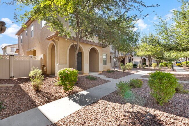 Building Photo - 946 S Hawk Ln
