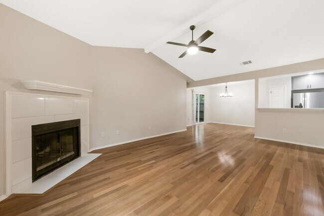 Foto del edificio - 9616 Holly Springs Dr