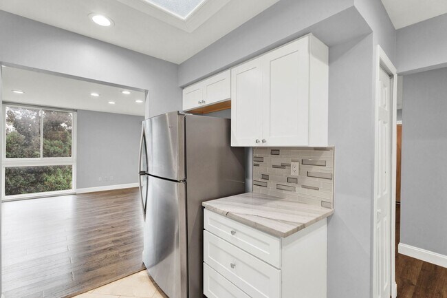 Foto del edificio - 2BD-2BTH HOME | NEWLY RENOVATED | BLOOMFIELD HILLS, MI