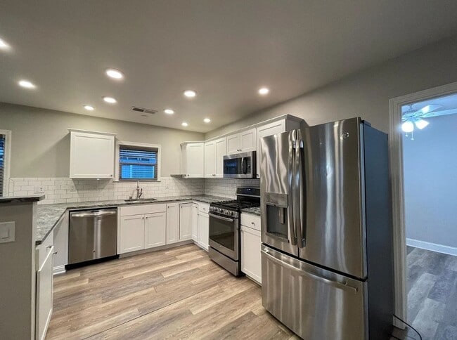 Building Photo - Available SOON - Beautiful Renovated House...