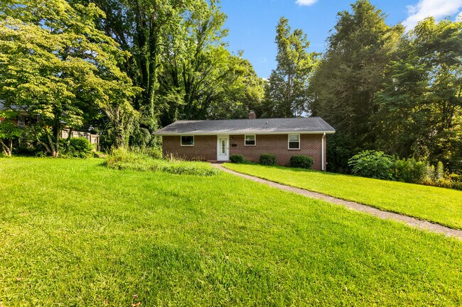 Foto del edificio - 68 Wilshire Dr