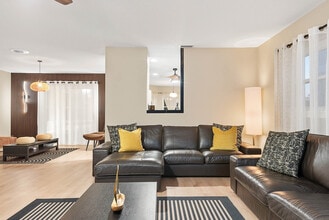 Building Photo - 61 Comanche Ct