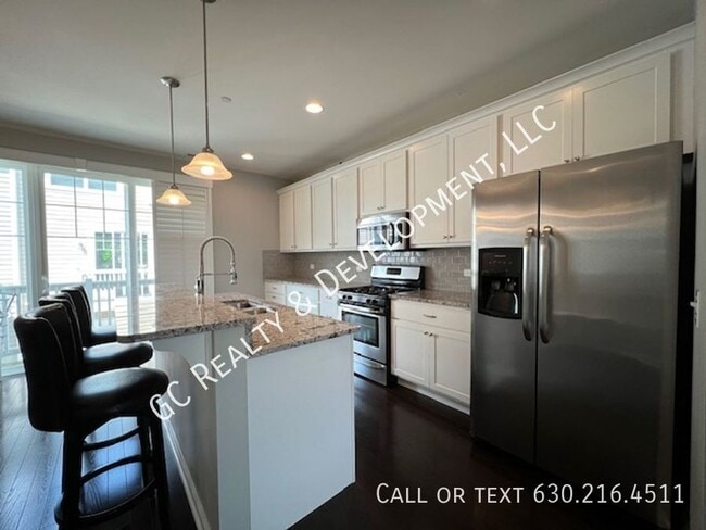 Building Photo - 54 Lakeview Pl