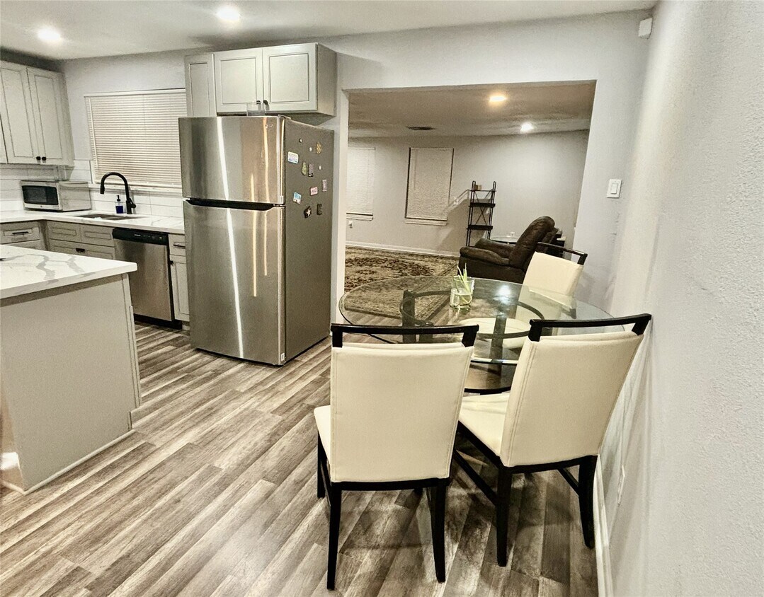 Foto del edificio - 4014 Farmer St