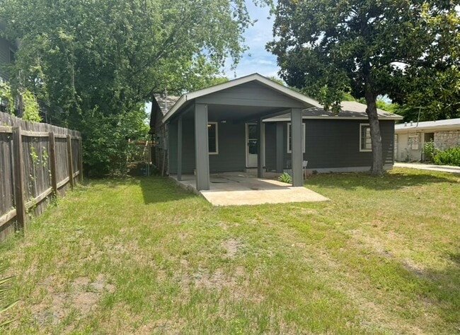 Building Photo - 406 Swanee Dr