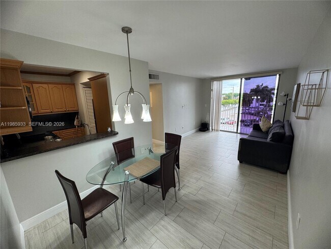 Foto del edificio - 8075 NW 7th St