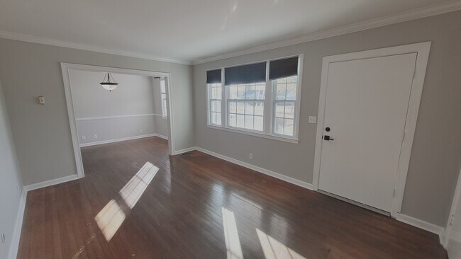 Foto del edificio - 2628 Emery Dr