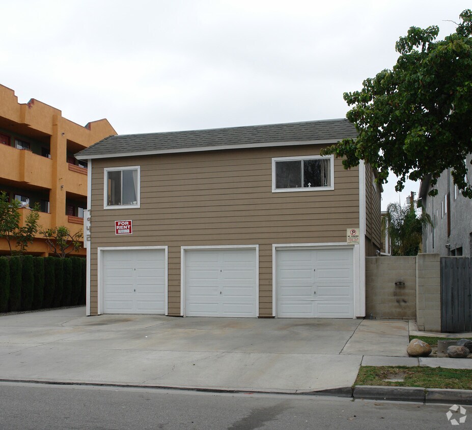 Building Photo - 7942 Holt Ave
