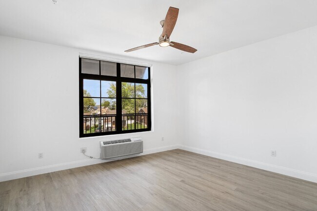 Foto del edificio - Brand New Barbara Anne Lofts.