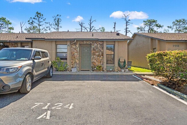 Foto del edificio - 7124 Barclay Ave