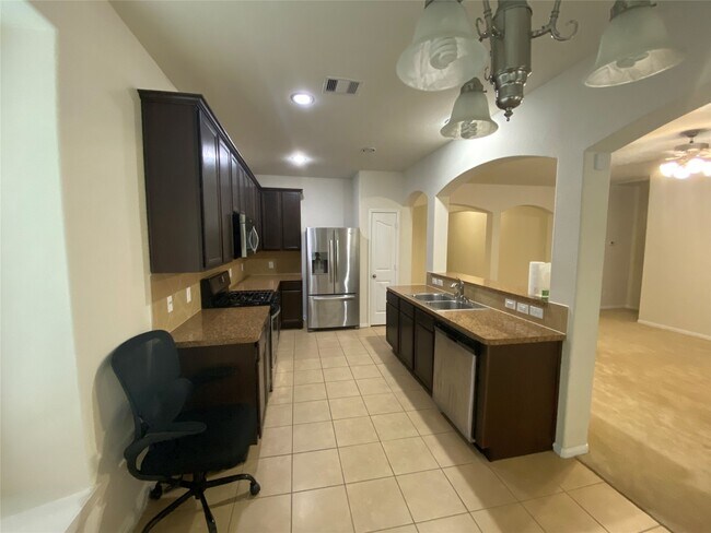 Foto del edificio - 6534 Capridge Dr