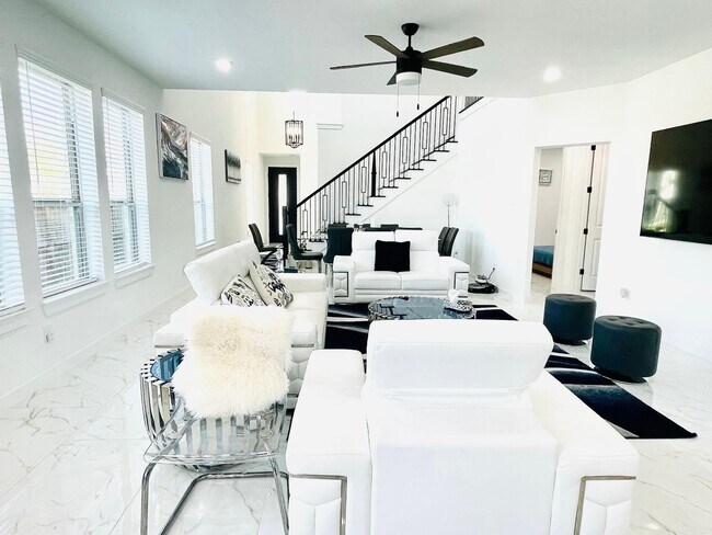 Building Photo - 27039 Flower Isle Ln
