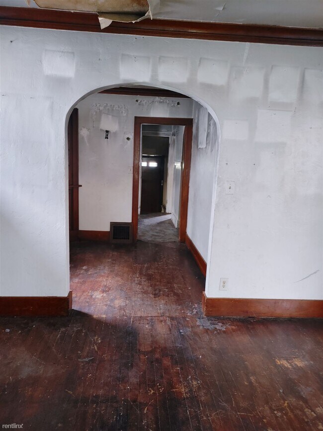 Building Photo - 2 br, 1 bath House - 1315 West John H Gwyn...