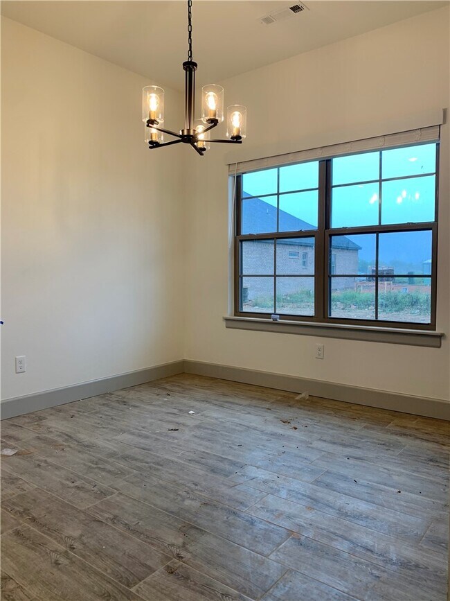 Building Photo - 1036 Parker Ln
