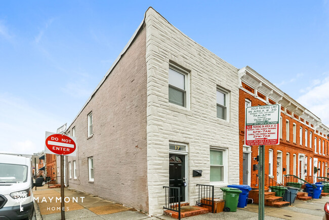 Building Photo - Stylish 2-Bedroom, 2.5-Bath Townhome