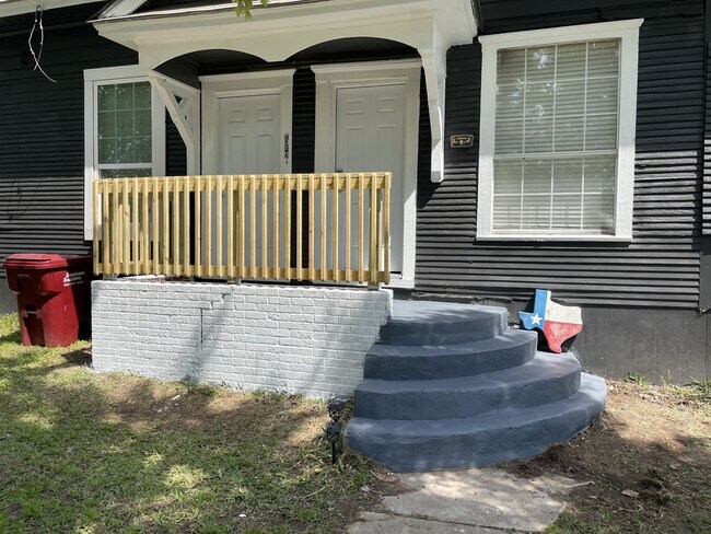 Foto del edificio - 112 Yates St