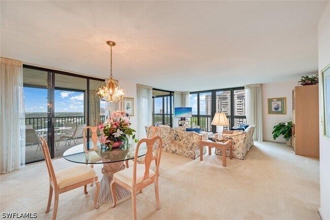 Foto del edificio - 6000 Pelican Bay Blvd