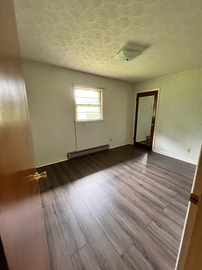 Building Photo - 1600 New Eastwood Cir