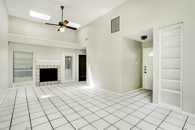 Building Photo - 7014 Fox Mesa Ln