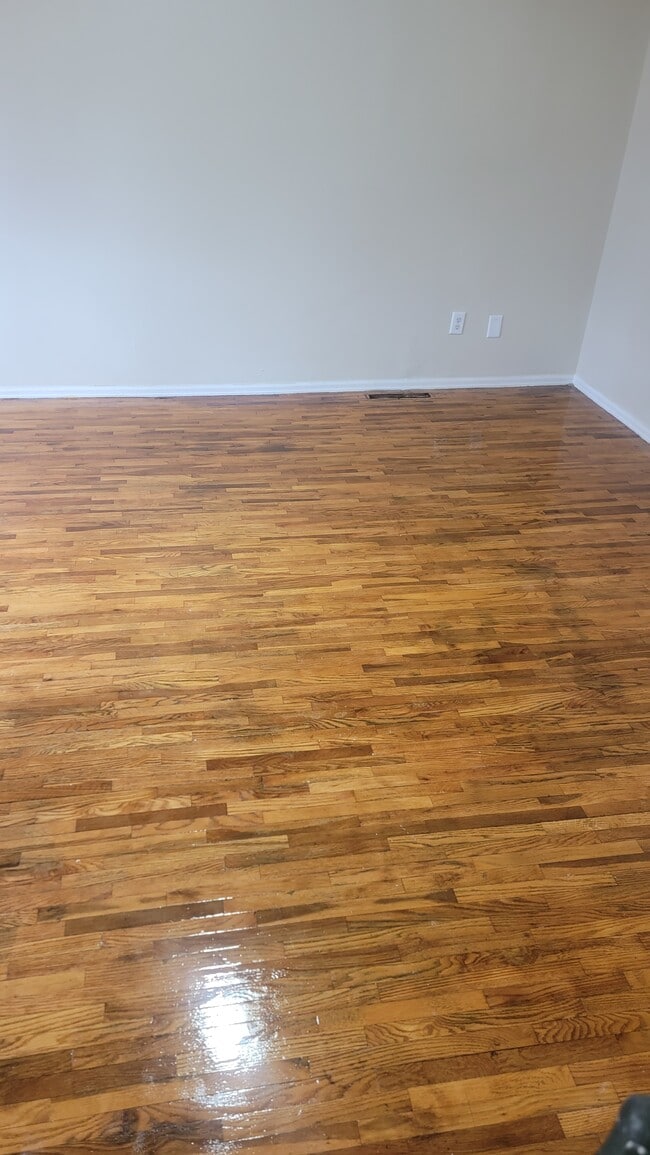 Foto del edificio - 2512 Maplewood Ave