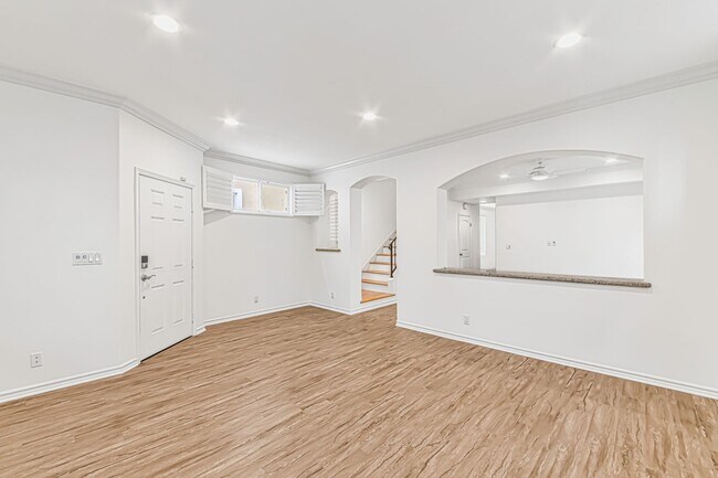 Foto del edificio - 119 Granada Ave