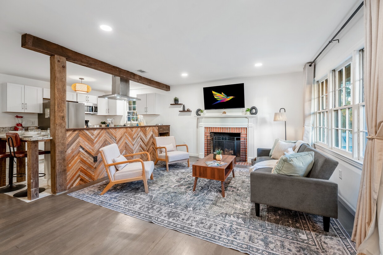 Foto principal - 1464 E 41st St