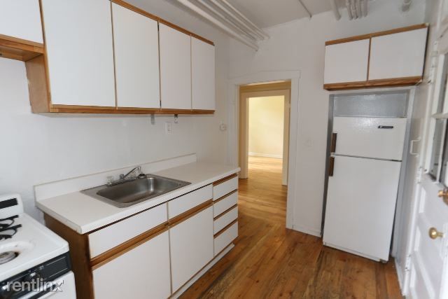 Foto del edificio - 713 W Brompton Ave