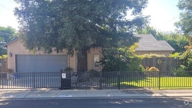 Building Photo - 1553 Enslen Ave