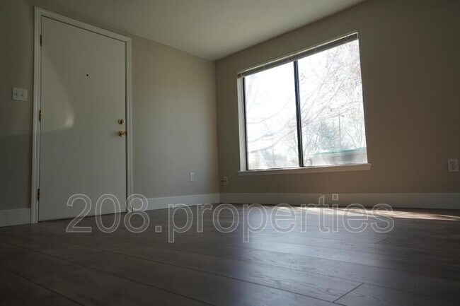 Foto del edificio - 2822 Rose Hill St
