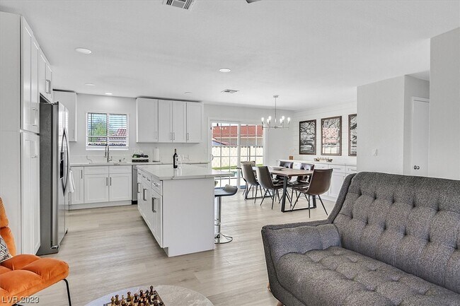 Building Photo - 410 Saratoga Ct