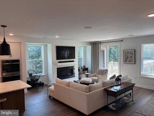 Foto del edificio - 5030 Longmire Wy