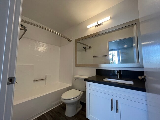 Interior Photo - 1223 Federal Ave