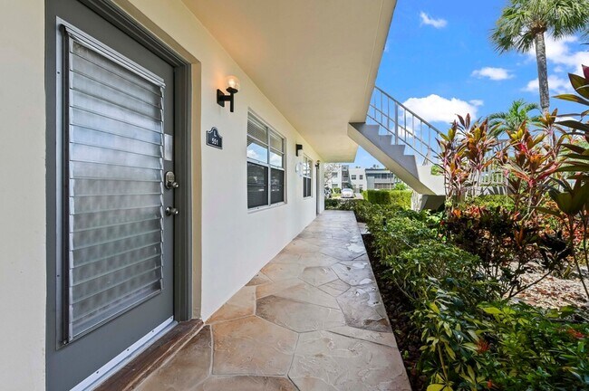 Foto del edificio - 551 Normandy Ln