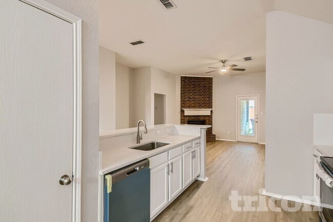 Building Photo - 1658 Wildflower Dr