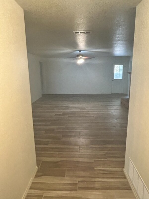 Building Photo - 3205 Lorena Dr