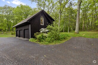 Building Photo - 11 Partridge Ln