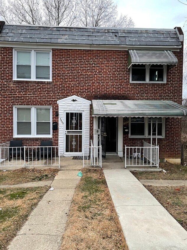 Foto principal - 5650 Pioneer Dr