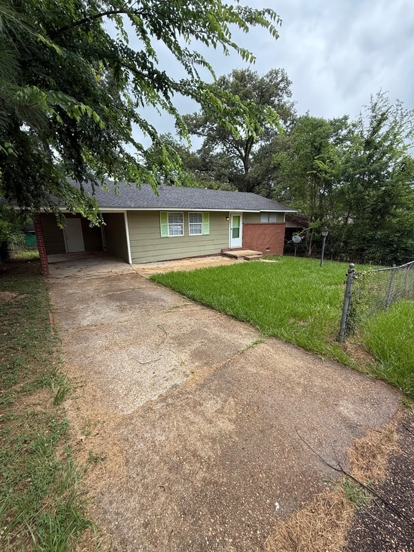 Photo - 1326 Cadillac Dr House