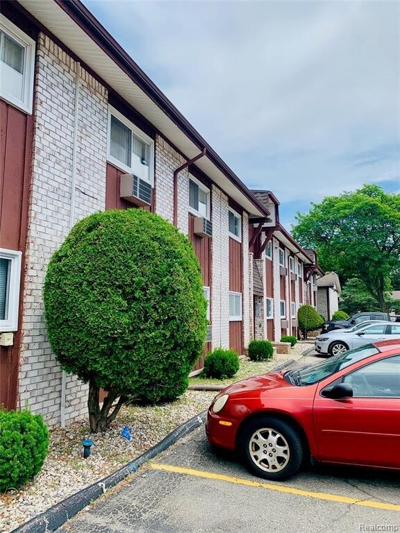 Foto del edificio - 7512 Woodview St