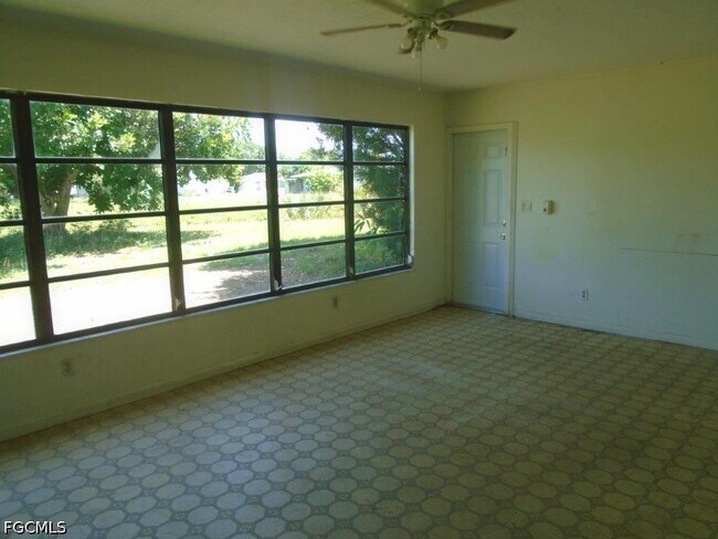 Building Photo - 1539 Medford Pl
