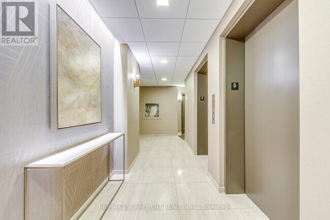 Building Photo - 399 Elizabeth St