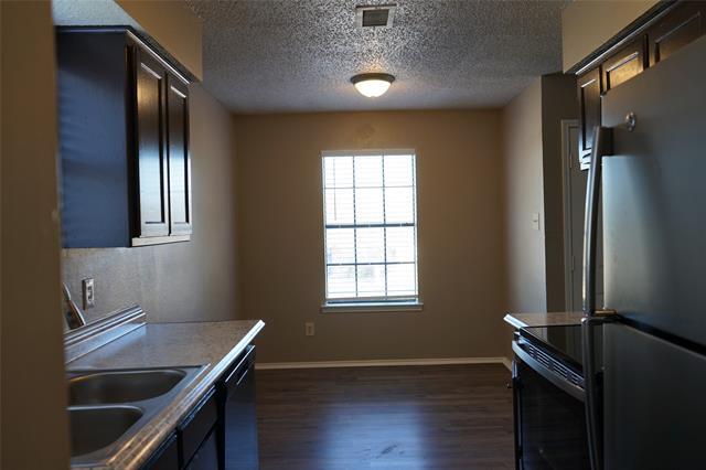 Building Photo - 604 Kings Way Dr