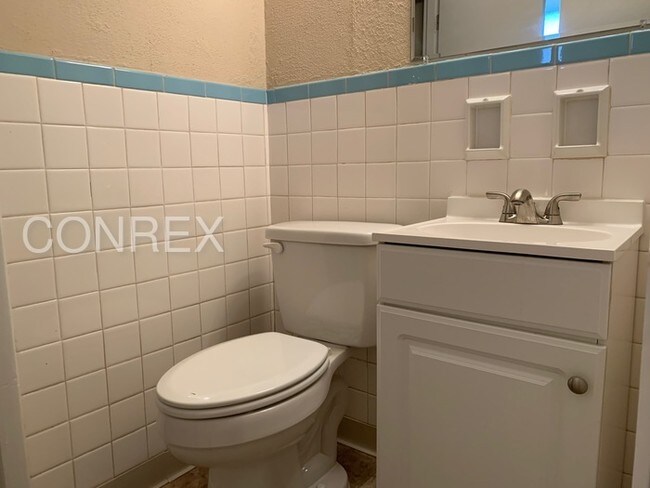 Building Photo - COZY 3 BEDROOM RANCH STYLE HOME