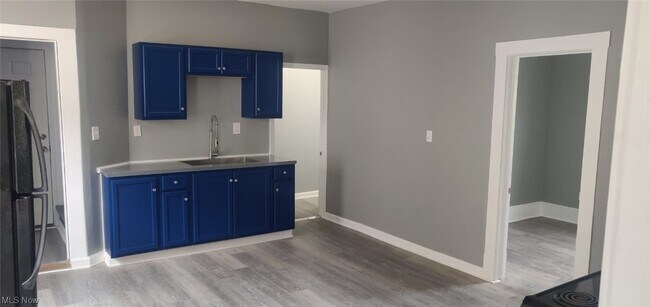 Foto del edificio - 3682 E 61st St